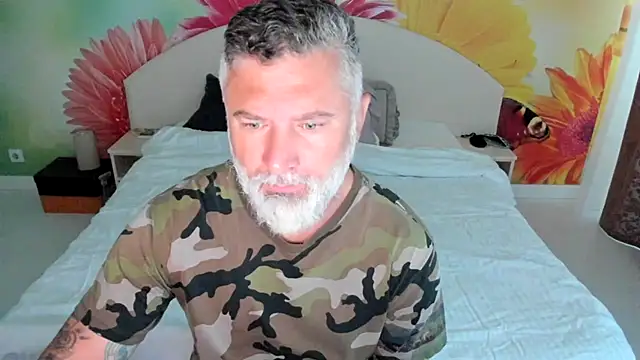 BlowMyXXL online show from 11-13-25, 05:39