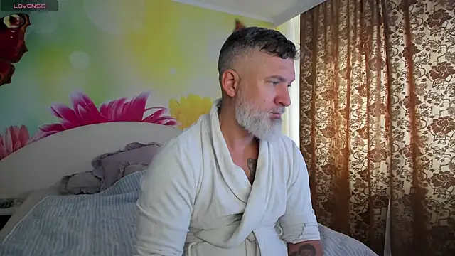 BlowMyXXL online show from 12-17-25, 08:53