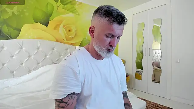 BlowMyXXL online show from 04-07-26, 02:17