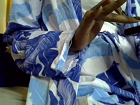 Snapshot of Skinny_m chatting on 11-16-25, 04:18 Skinny m online show from 11-16-25, 04:18