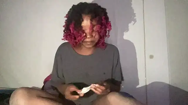 Snapshot of minimama69 chatting on 11-20-25, 10:26 minimama69 online show from 11-20-25, 10:26