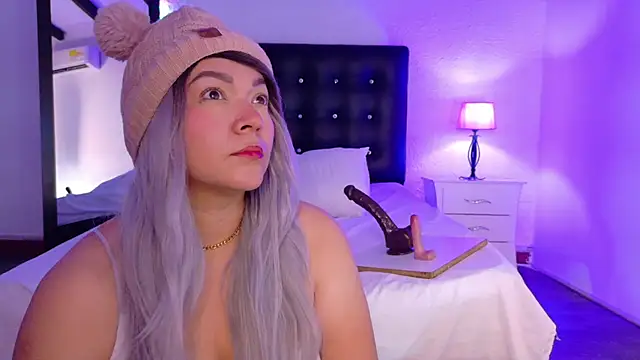 Snapshot of Cuckold_lover69 chatting on 12-17-25, 01:39 Cuckold lover69 online show from 12-17-25, 01:39