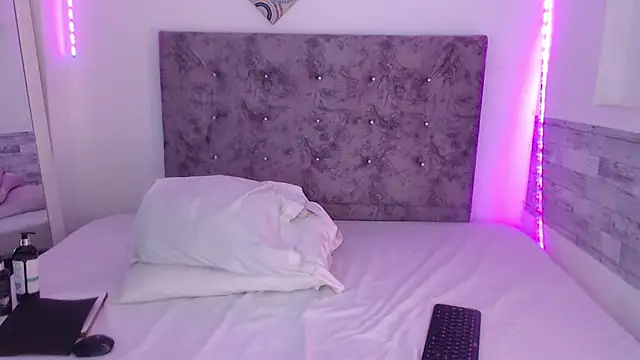 Cuckold lover69 online show from 03-04-26, 02:39