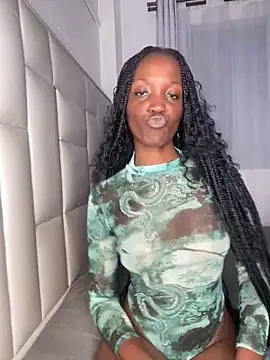 Snapshot of Fanclubbbbb chatting on 12-20-24, 07:28 Fanclubbbbb online show from 12-20-24, 07:28