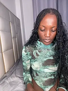 Snapshot of Fanclubbbbb chatting on 12-20-24, 10:32 Fanclubbbbb online show from 12-20-24, 10:32