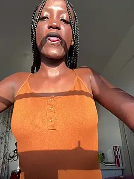 Snapshot of Fanclubbbbb chatting on 02-25-25, 04:24 Fanclubbbbb online show from 02-25-25, 04:24