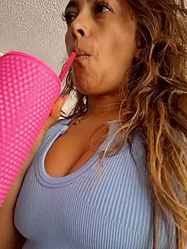 Snapshot of lauramcdowell1 chatting on 01-11-26, 08:47 lauramcdowell1 online show from 01-11-26, 08:47