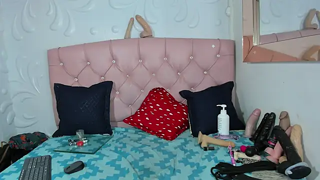 Snapshot of agatha_ross26 chatting on 01-21-25, 02:48 agatha ross26 online show from 01-21-25, 02:48