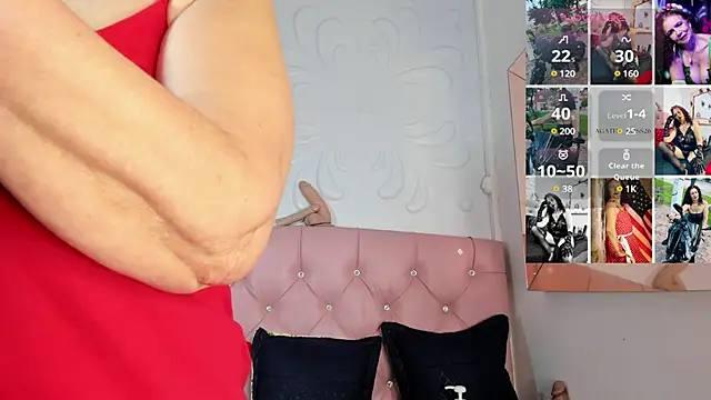 Snapshot of agatha_ross26 chatting on 01-28-25, 12:00 agatha ross26 online show from 01-28-25, 12:00