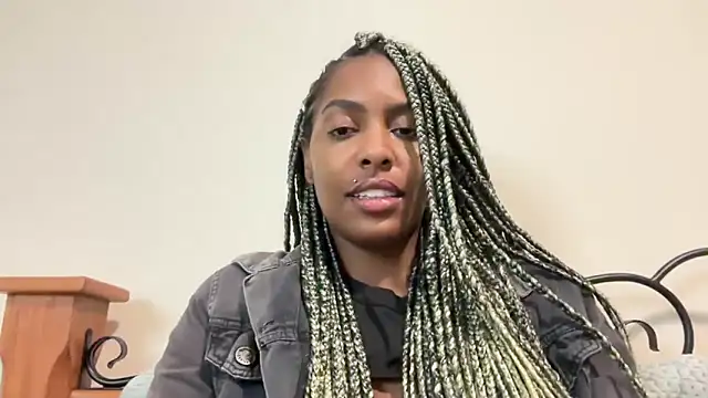 Snapshot of marisilva_br chatting on 10-22-25, 11:37 marisilva br online show from 10-22-25, 11:37