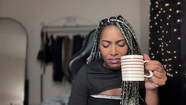 Snapshot of marisilva_br chatting on 11-11-25, 12:54 marisilva br online show from 11-11-25, 12:54