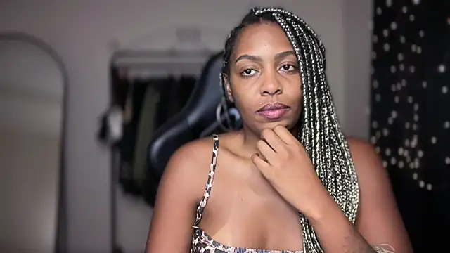 Snapshot of marisilva_br chatting on 11-30-25, 12:03 marisilva br online show from 11-30-25, 12:03