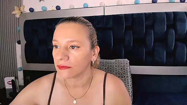 Snapshot of sofia_mature chatting on 12-23-24, 12:08 sofia mature online show from 12-23-24, 12:08