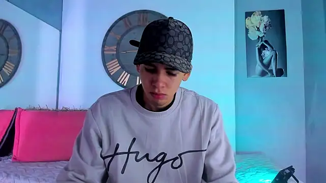 Mike 0233  online show from 12-28-24, 03:37