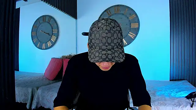 Mike 0233  online show from 02-09-25, 04:25