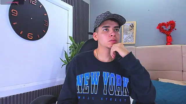 Mike 0233  online show from 02-12-25, 04:44