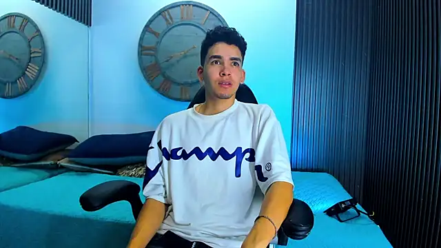 Mike 0233  online show from 02-13-25, 04:32