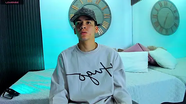 Mike 0233  online show from 02-21-25, 04:29