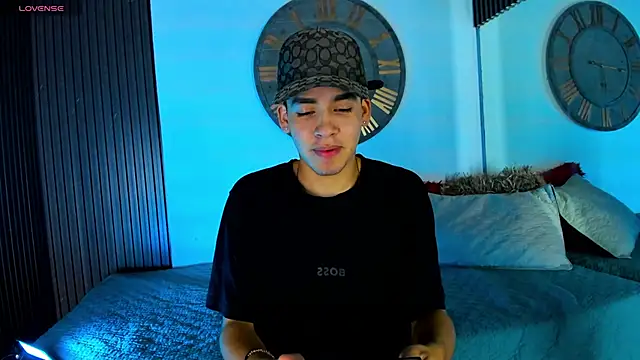 Mike 0233  online show from 02-22-25, 05:12