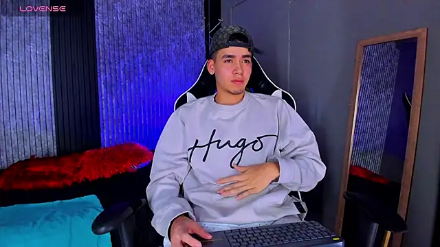 Mike 0233  online show from 03-07-25, 04:13