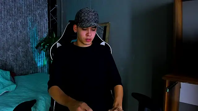 Mike 0233  online show from 03-23-25, 04:05