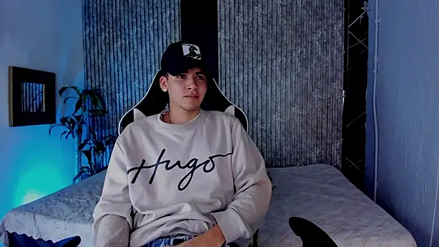 Mike 0233  online show from 09-12-25, 04:23