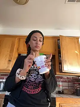 starrynikki online show from 12-30-24, 09:50