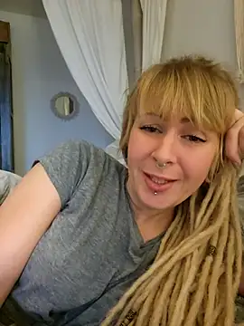 Snapshot of Jenna-Lia chatting on 12-25-24, 07:57 Jenna-Lia online show from 12-25-24, 07:57