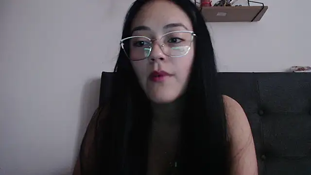Snapshot of Alisha_99 chatting on 10-18-25, 08:42 Alisha 99 online show from 10-18-25, 08:42