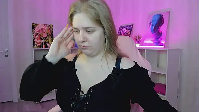 Snapshot of Megan_Violer chatting on 06-30-26, 05:25 Megan Violer online show from 06-30-26, 05:25
