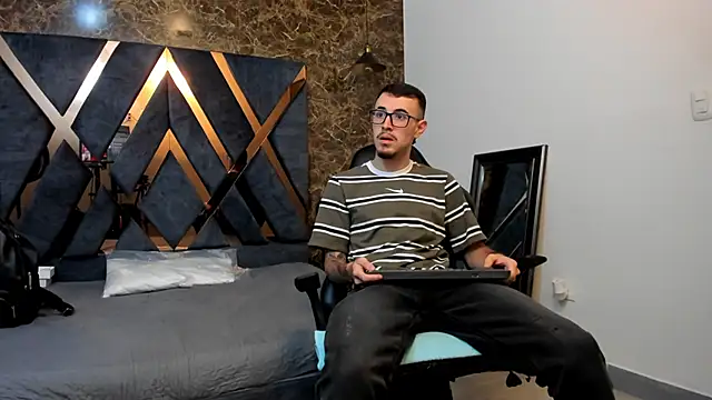 CodyWalkerR online show from 02-14-25, 05:14