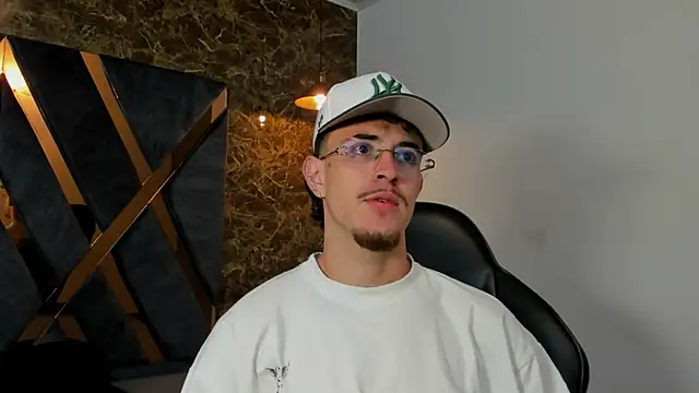 CodyWalkerR online show from 04-05-26, 12:30