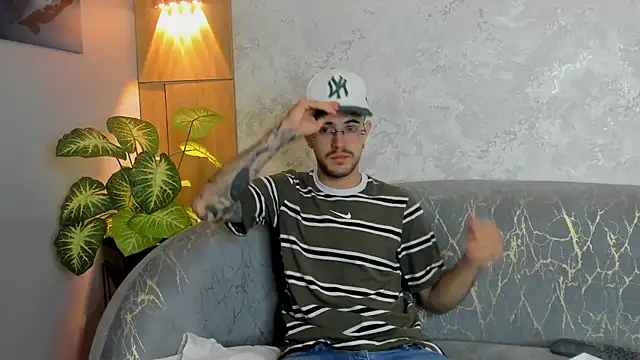 Snapshot of CodyWalkerR chatting on 06-10-26, 05:34 CodyWalkerR online show from 06-10-26, 05:34