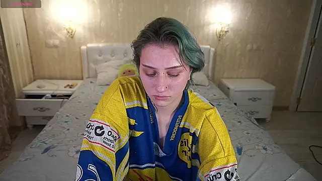 Snapshot of LunaaMayy chatting on 01-08-26, 02:08 LunaaMayy online show from 01-08-26, 02:08