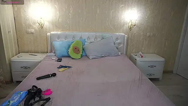 Snapshot of LunaaMayy chatting on 03-02-26, 11:44 LunaaMayy online show from 03-02-26, 11:44