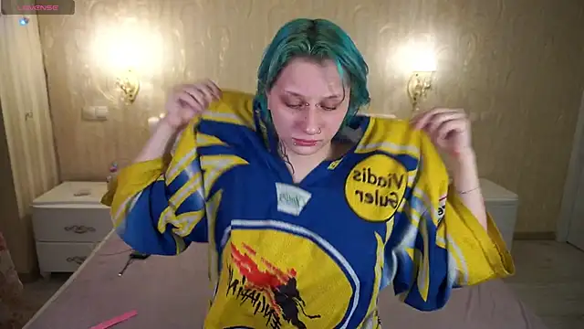 Snapshot of LunaaMayy chatting on 03-09-26, 04:11 LunaaMayy online show from 03-09-26, 04:11