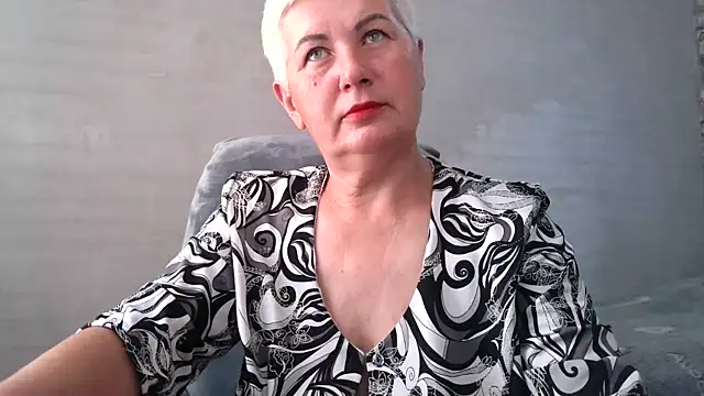 NicoleOlla online show from 09-26-25, 01:53