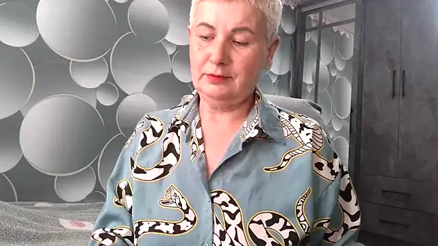 NicoleOlla online show from 10-07-25, 05:15