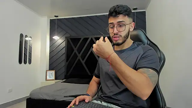 Liam Kleiin online show from 11-18-25, 11:25