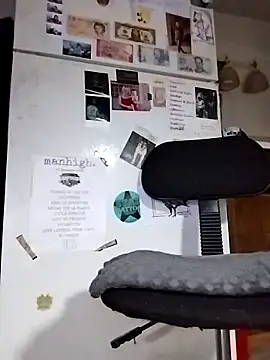 Snapshot of Roleplay2323 chatting on 10-22-25, 03:12 Roleplay2323 online show from 10-22-25, 03:12