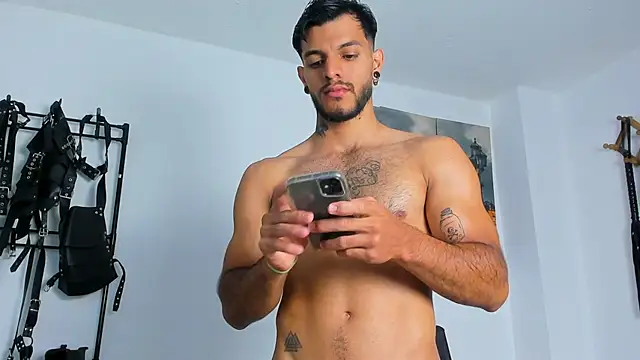 JuanBlade online show from 11-19-25, 01:38