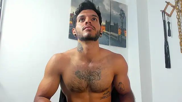 Snapshot of JuanBlade chatting on 12-17-25, 04:57 JuanBlade online show from 12-17-25, 04:57