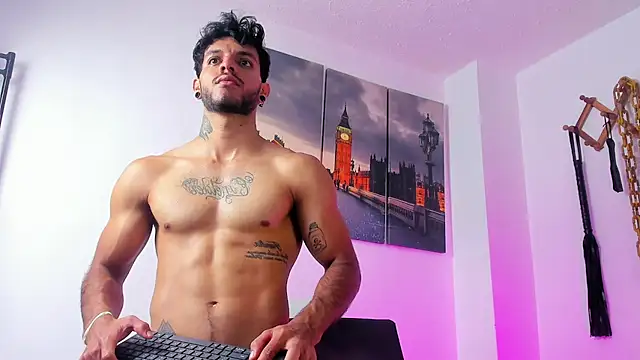 Snapshot of JuanBlade chatting on 01-07-26, 01:35 JuanBlade online show from 01-07-26, 01:35