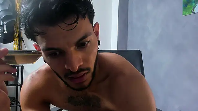 Snapshot of JuanBlade chatting on 02-05-26, 01:05 JuanBlade online show from 02-05-26, 01:05