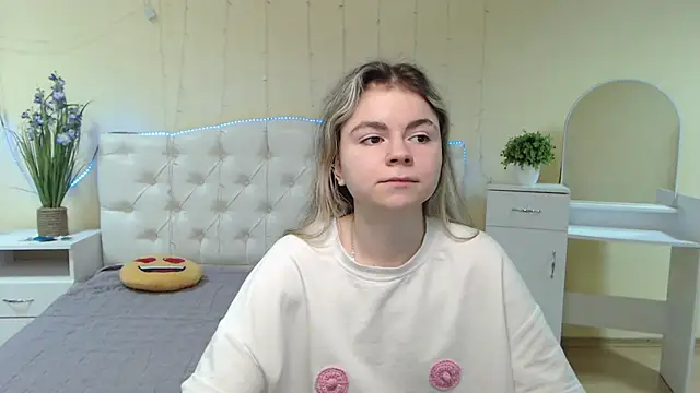 TinaRedly online show from 01-19-25, 02:28