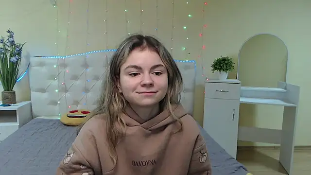 TinaRedly online show from 01-21-25, 03:59