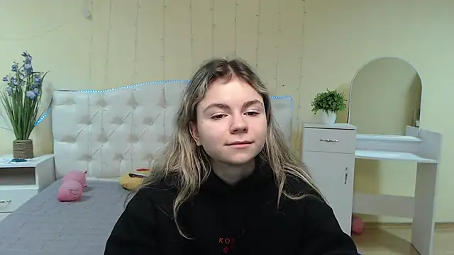 TinaRedly online show from 01-28-25, 09:29