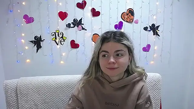 TinaRedly online show from 01-31-25, 09:48