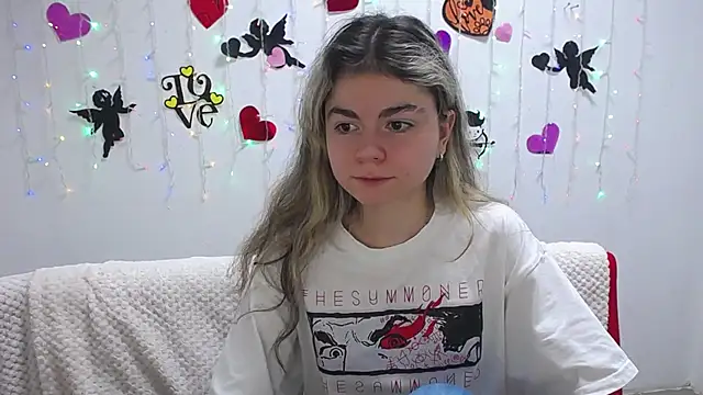 TinaRedly online show from 02-01-25, 03:52