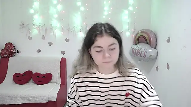 TinaRedly online show from 10-06-25, 05:54